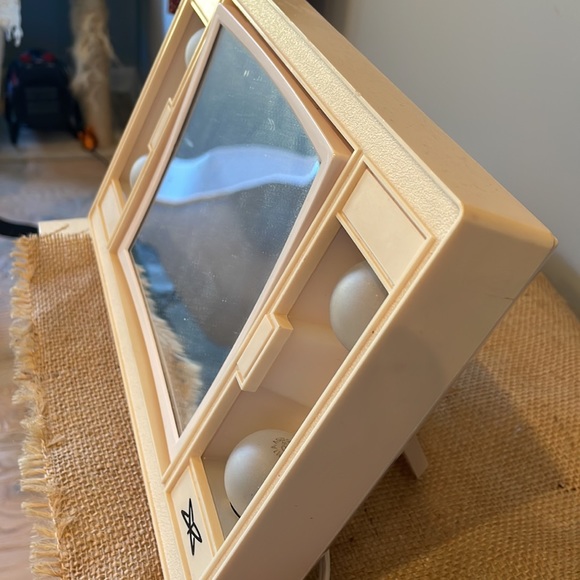 Very vintage makeup mirror mirror two sided mirror flip works great - Picture 2 of 4